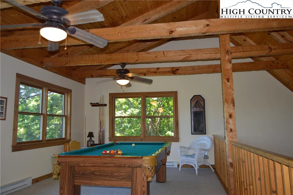 Image number 19 for the current listing