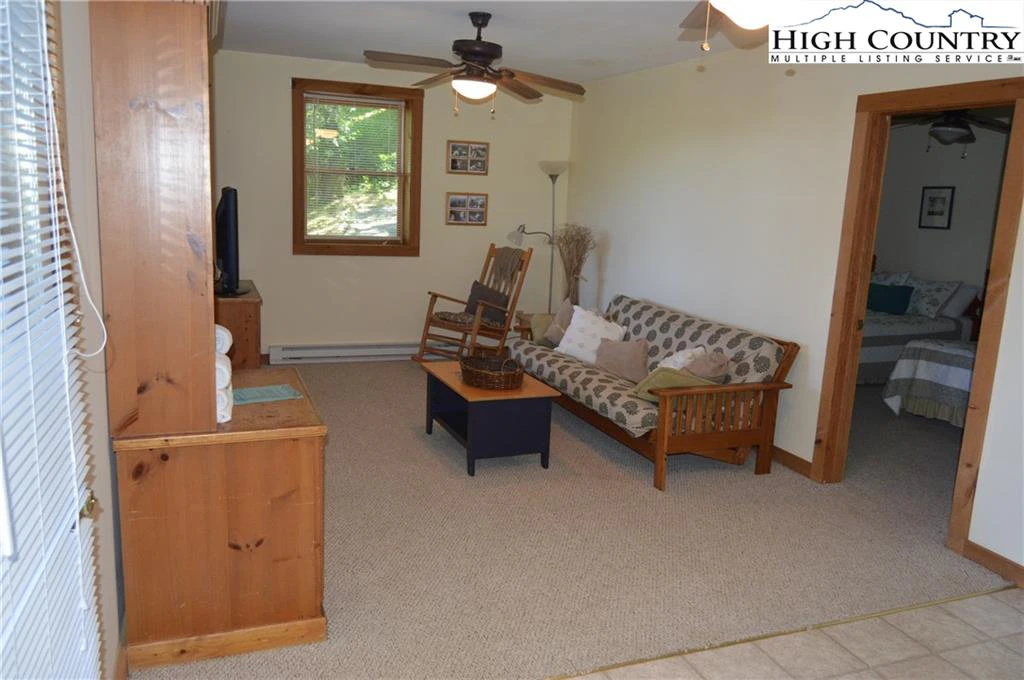 Image number 10 for the current listing