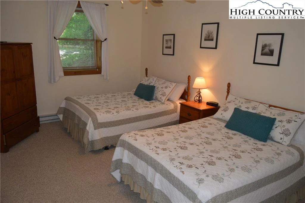 Image number 5 for the current listing