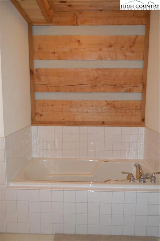 Image number 7 for the current listing
