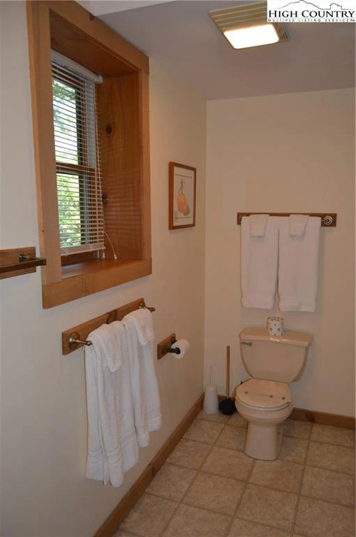 Image number 9 for the current listing