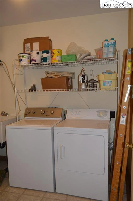 Image number 11 for the current listing