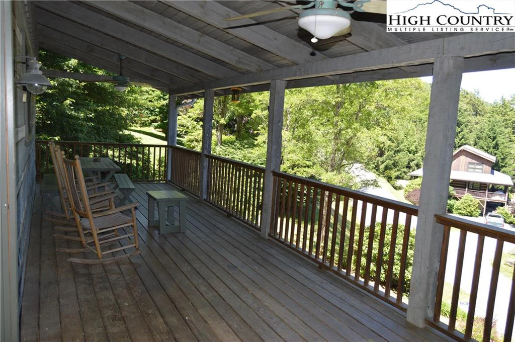 Image number 14 for the current listing