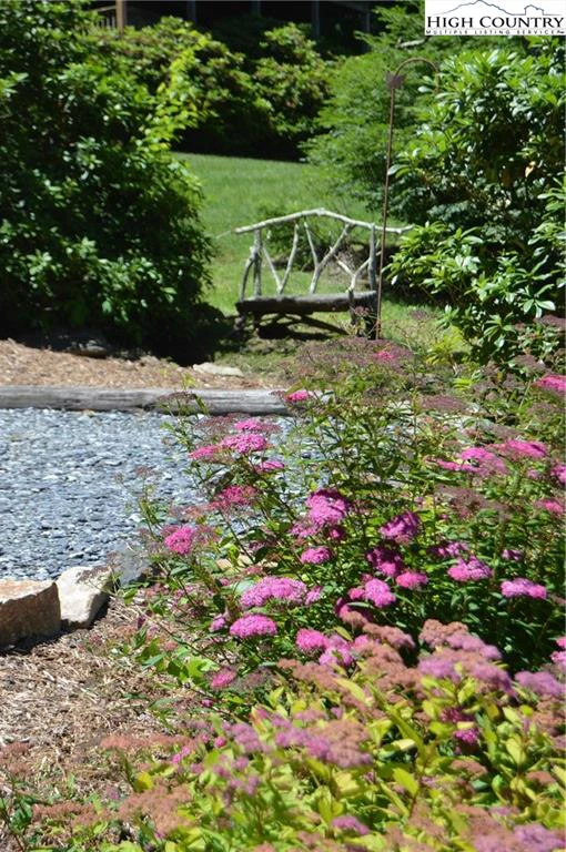 Image number 17 for the current listing