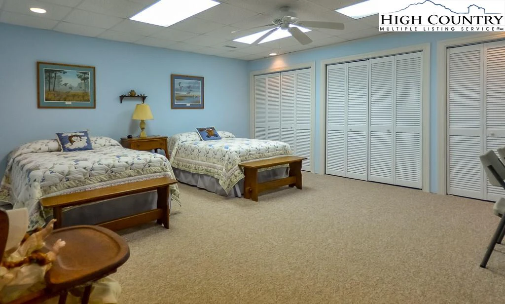 Image number 5 for the current listing