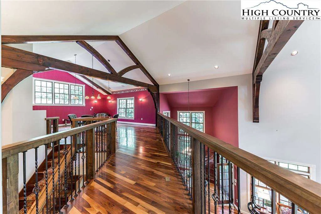 Image number 3 for the current listing