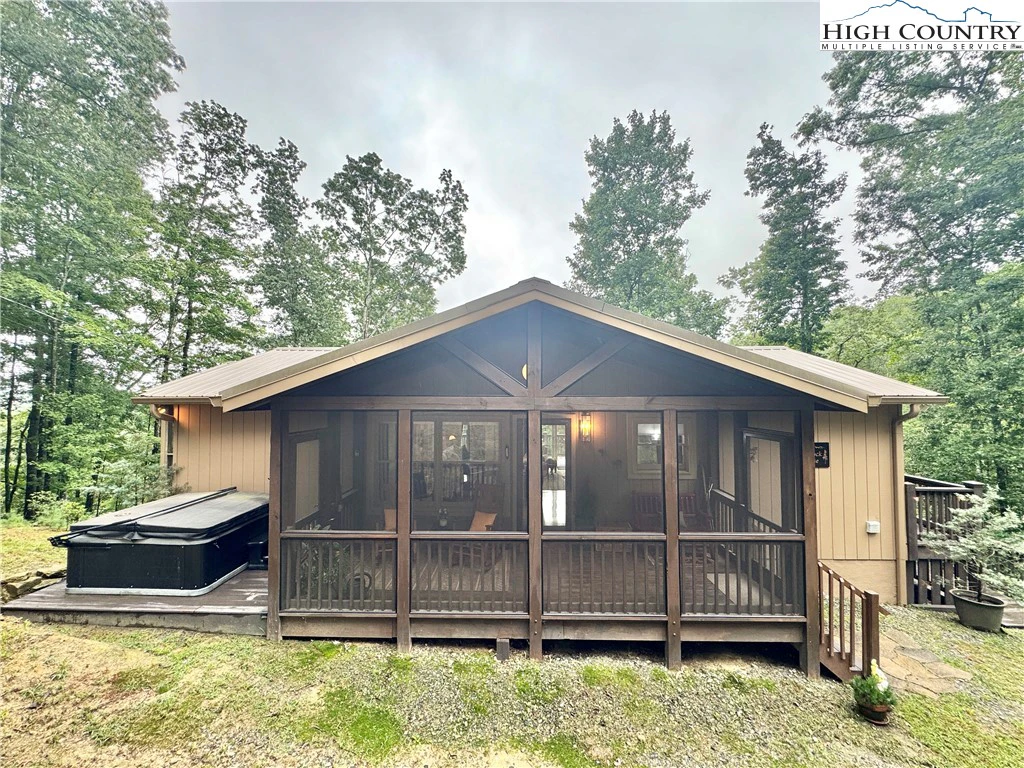 Image number 1 for the current listing