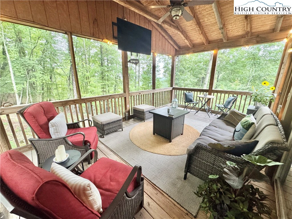Image number 3 for the current listing