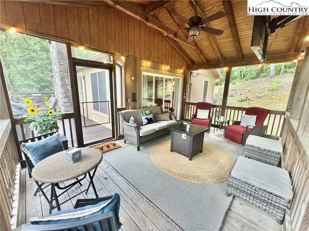 Image number 4 for the current listing