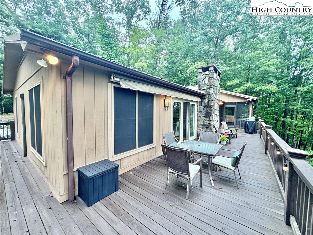 Image number 8 for the current listing