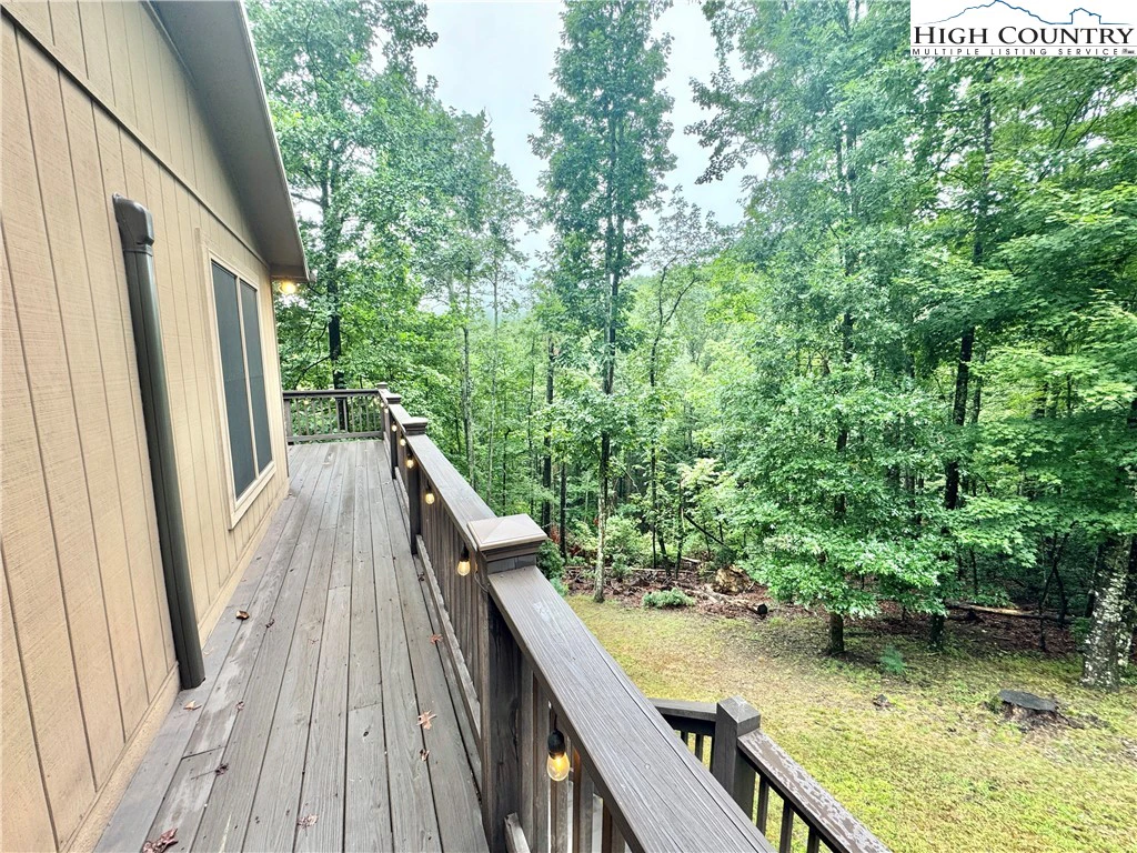 Image number 9 for the current listing