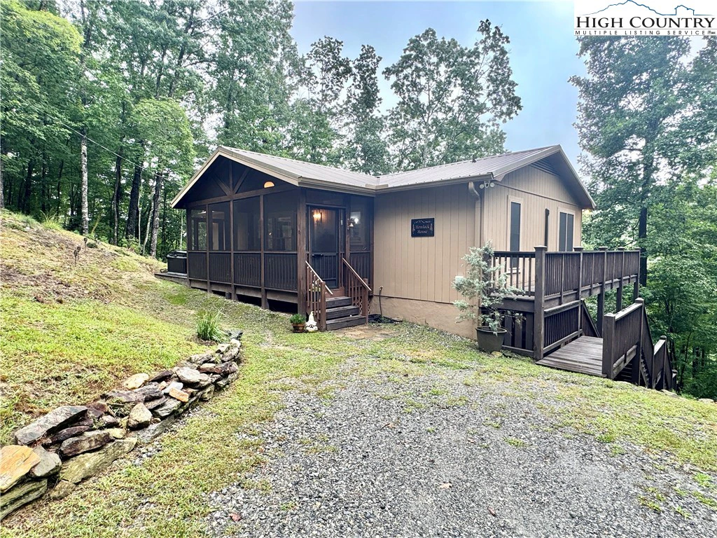 Image number 2 for the current listing