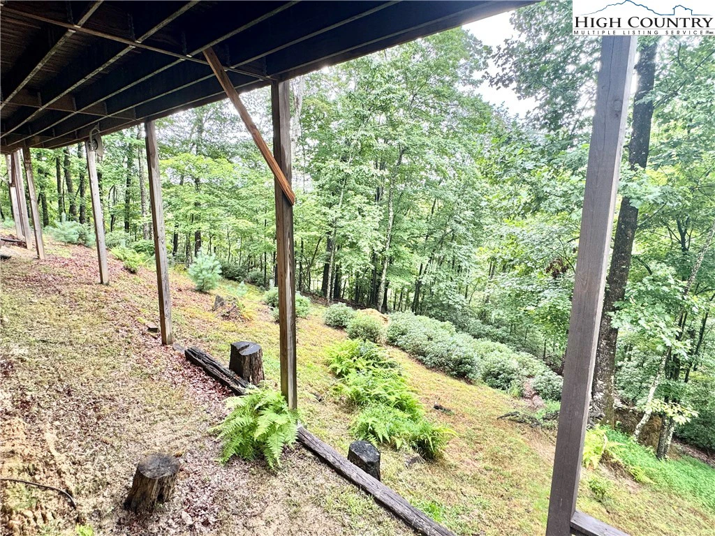 Image number 13 for the current listing
