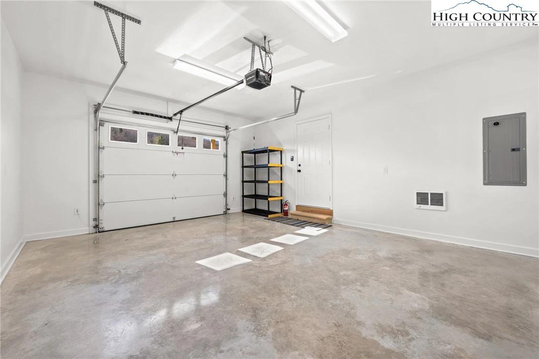 Image number 13 for the current listing