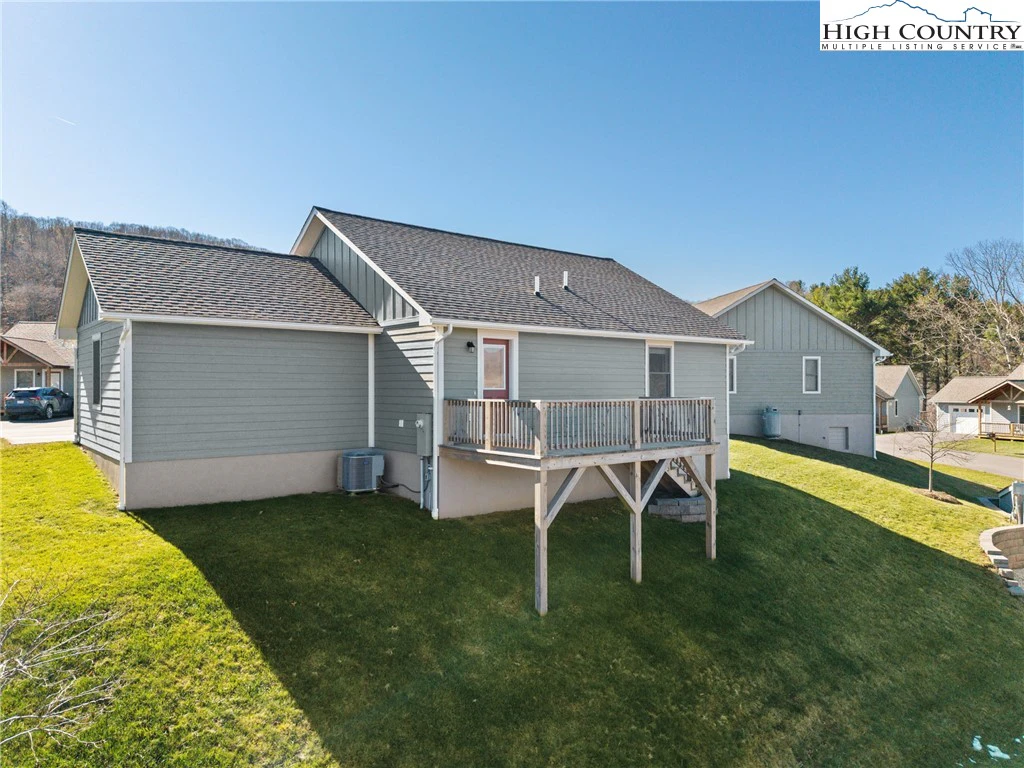 Image number 15 for the current listing