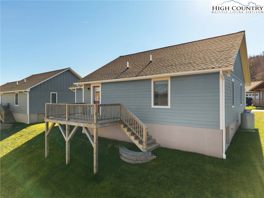 Image number 16 for the current listing