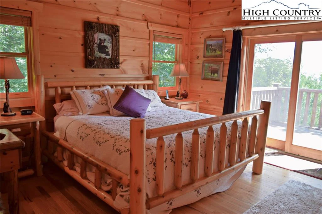 Image number 5 for the current listing