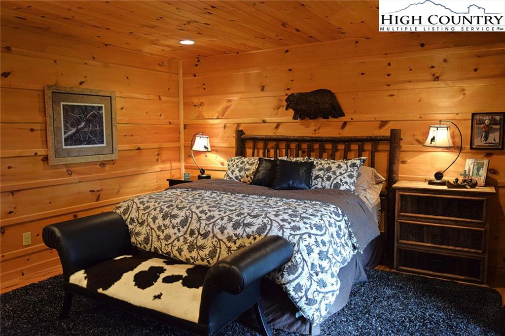 Image number 7 for the current listing