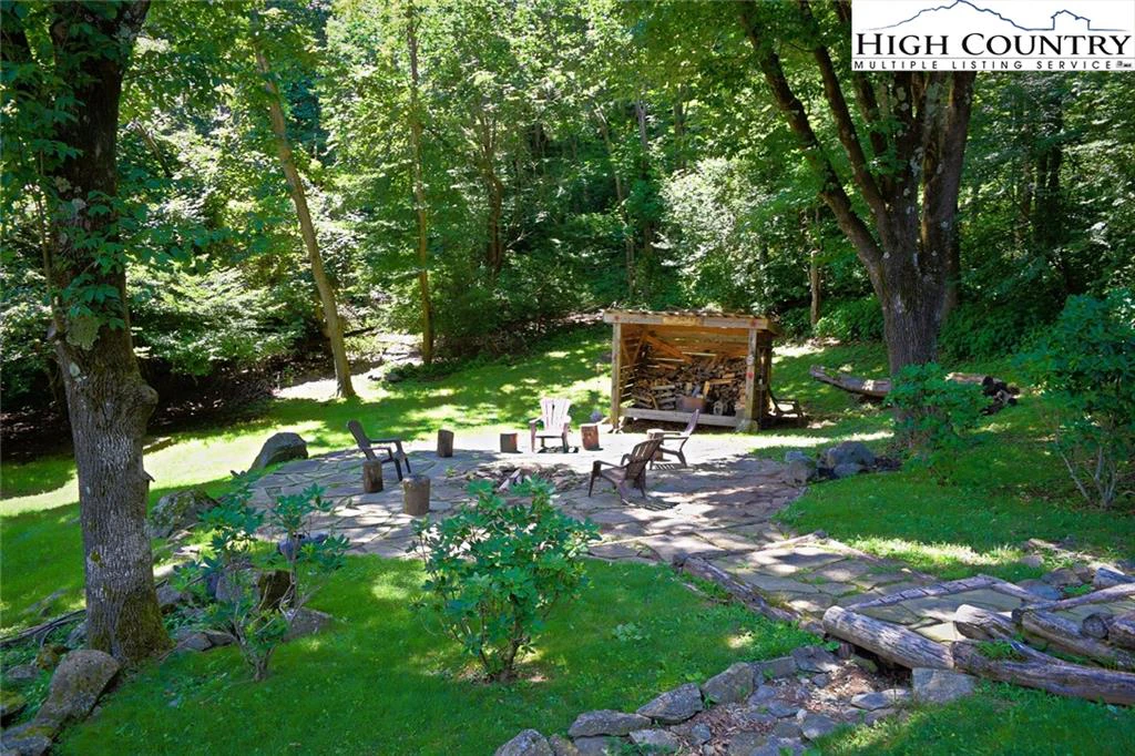 Image number 19 for the current listing