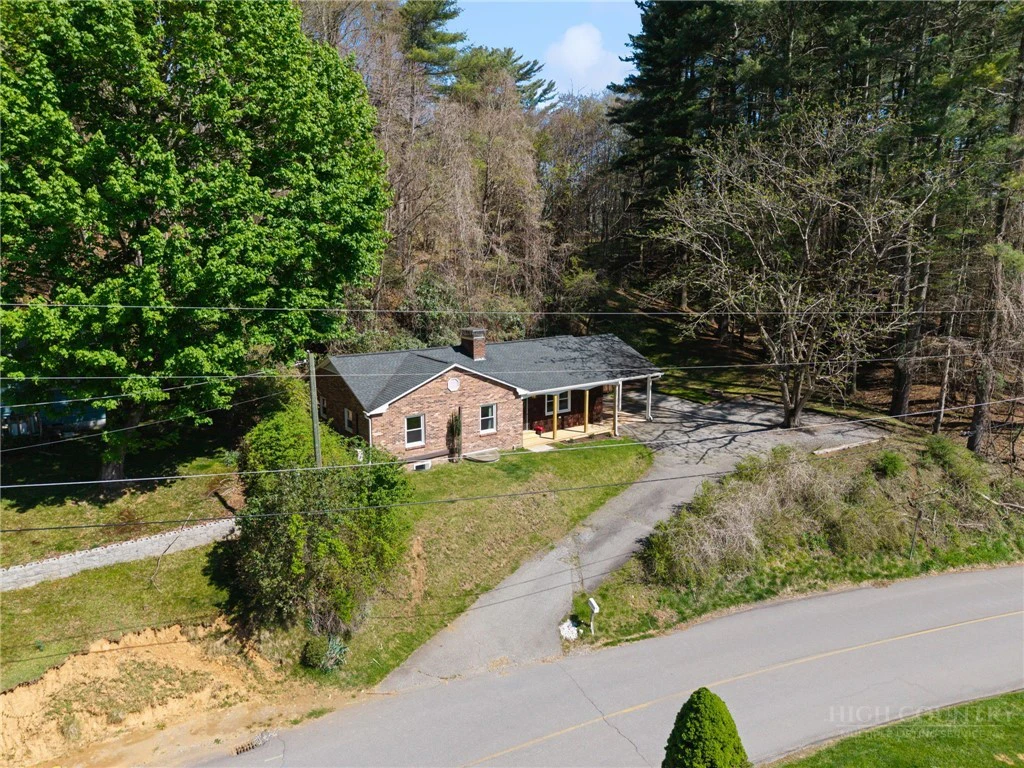 Image number 1 for the current listing