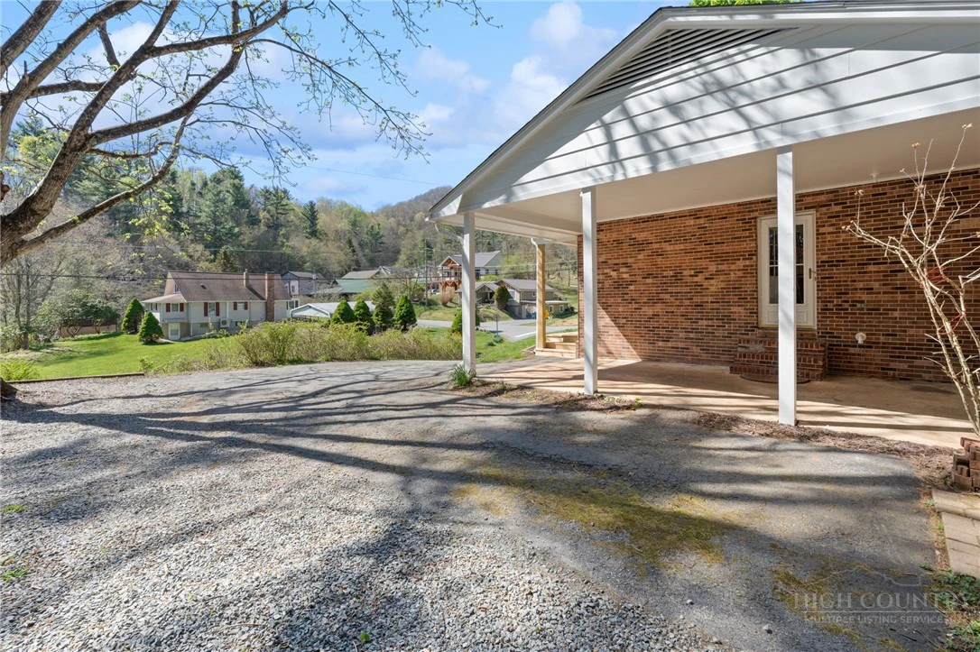Image number 2 for the current listing