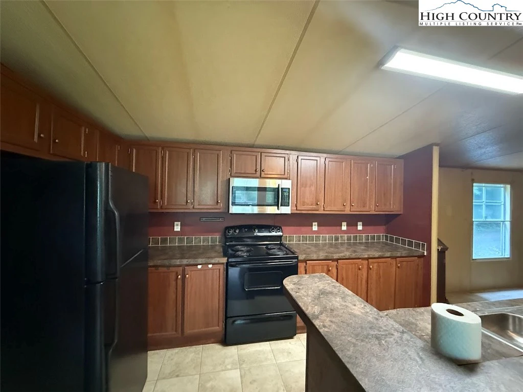 Image number 9 for the current listing