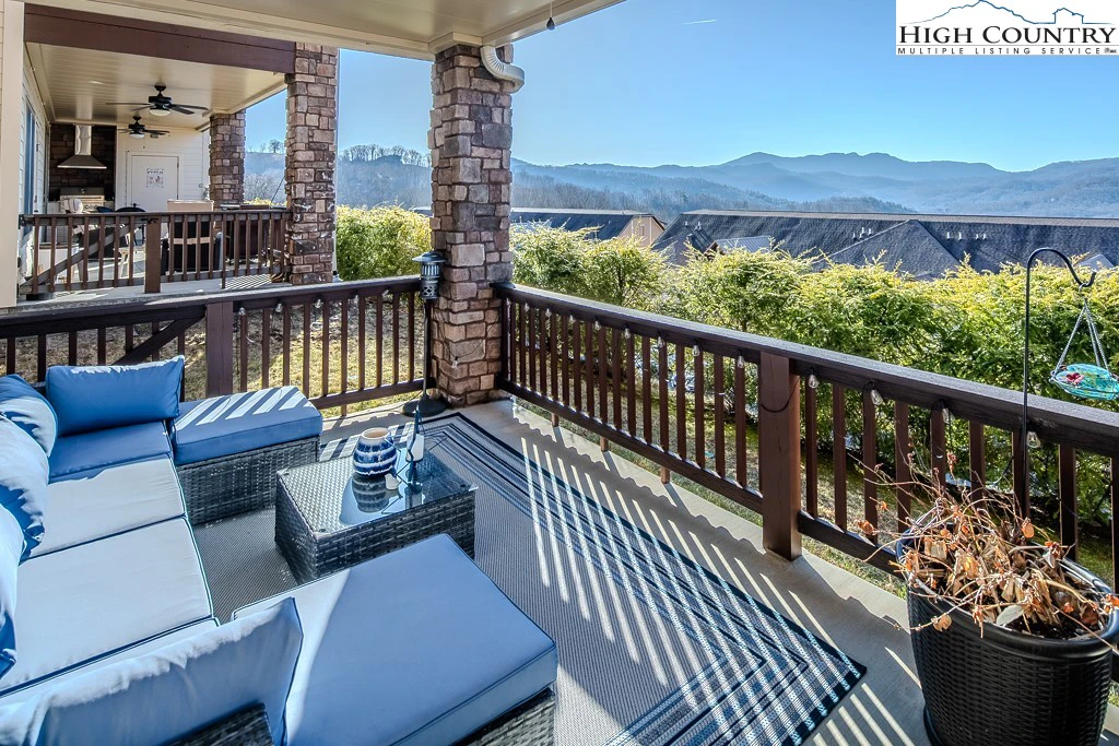 Image number 1 for the current listing