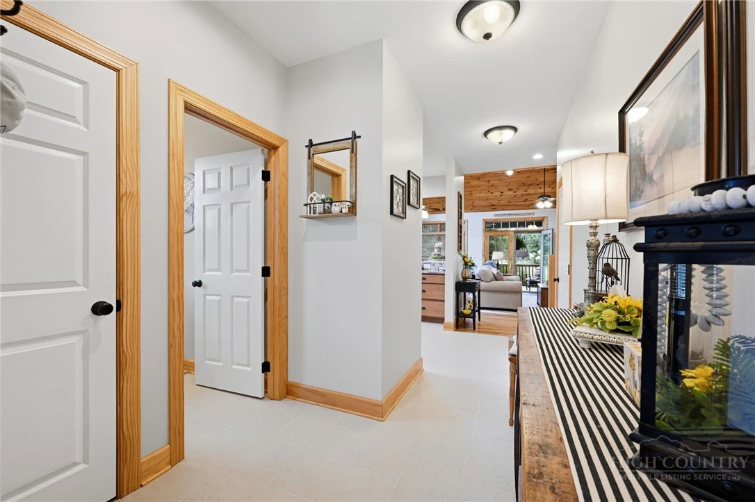 Image number 7 for the current listing