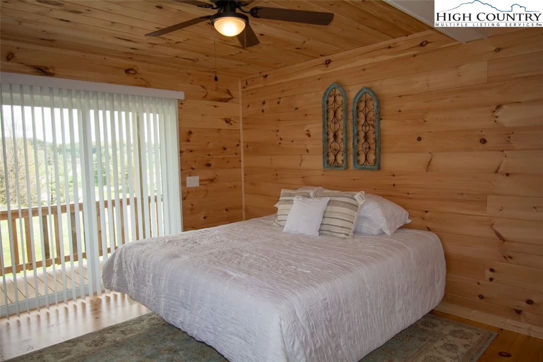 Image number 12 for the current listing