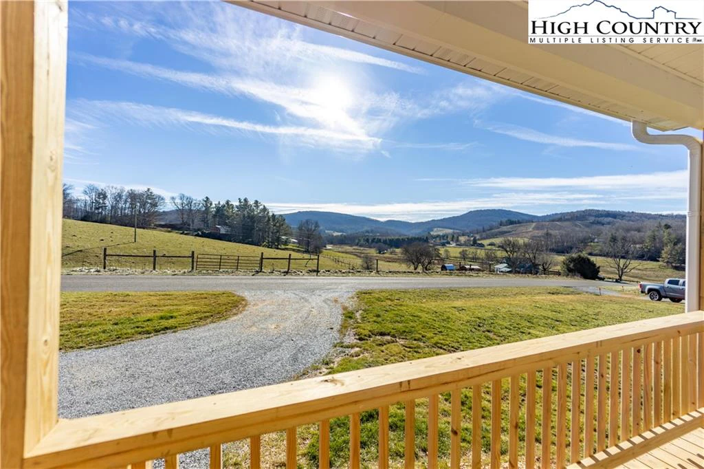 Image number 13 for the current listing