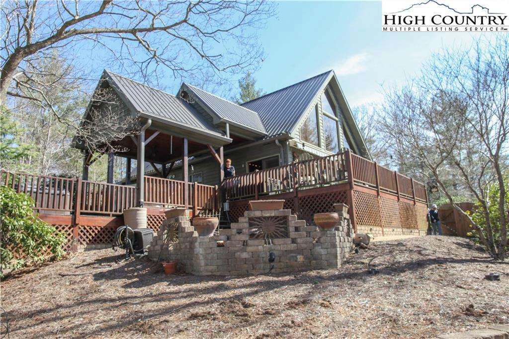 Image number 1 for the current listing