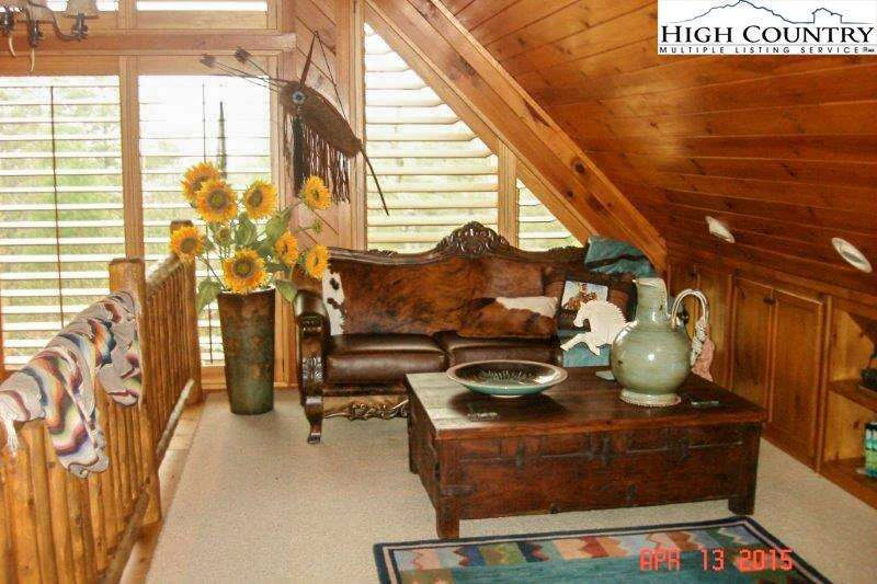 Image number 14 for the current listing