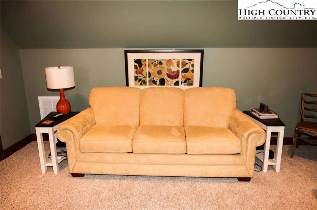 Image number 6 for the current listing