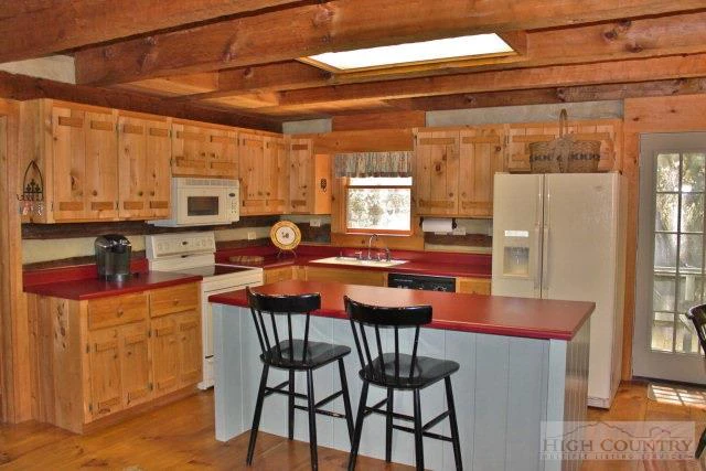 Image number 8 for the current listing