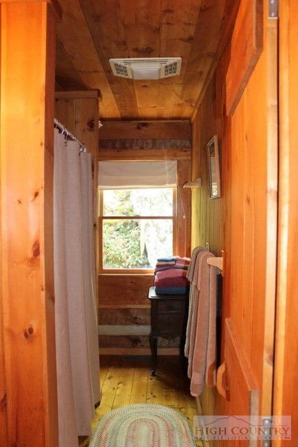 Image number 18 for the current listing