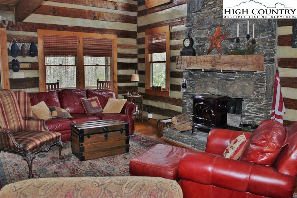Image number 14 for the current listing