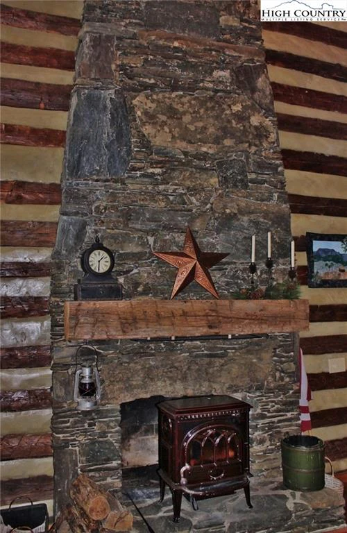 Image number 13 for the current listing