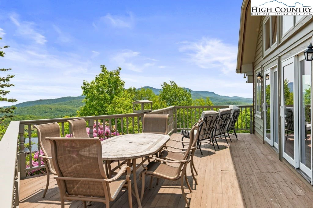 Image number 2 for the current listing