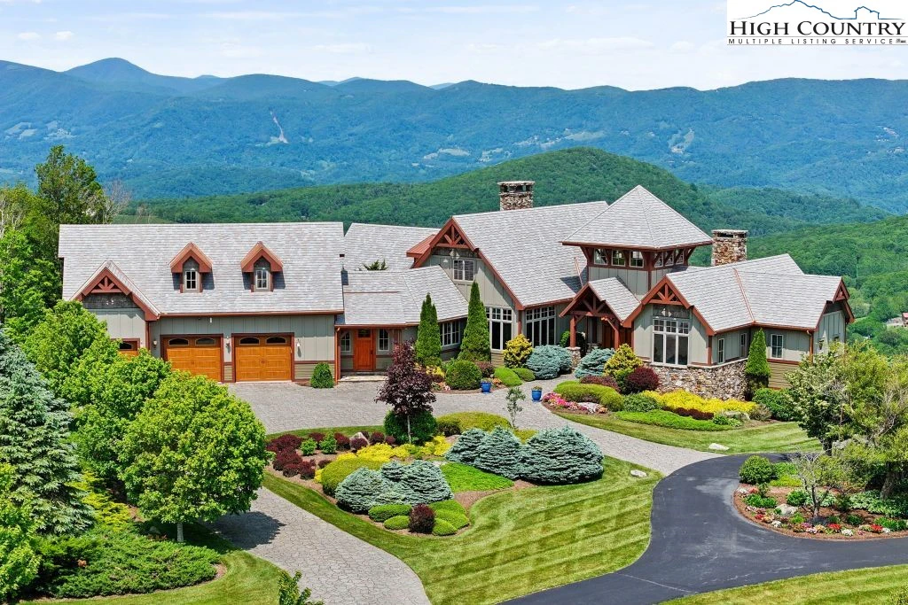 Image number 1 for the current listing
