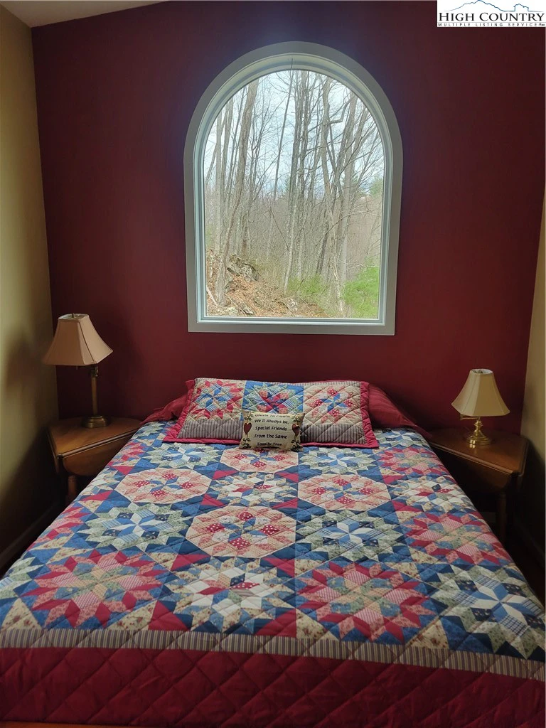 Image number 20 for the current listing