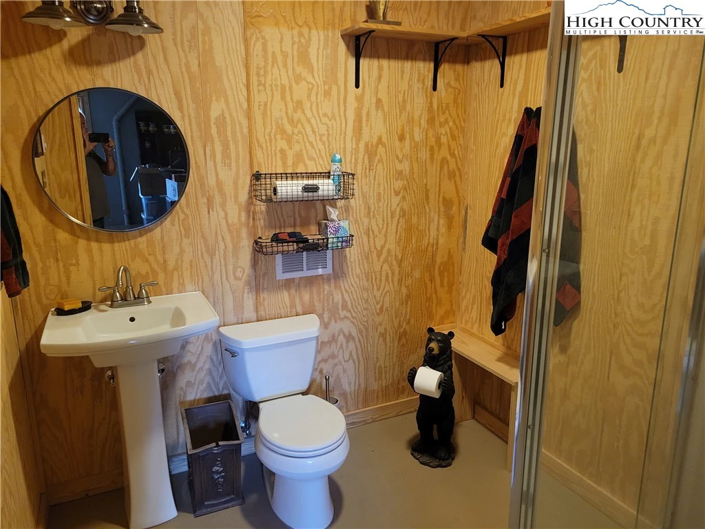 Image number 2 for the current listing