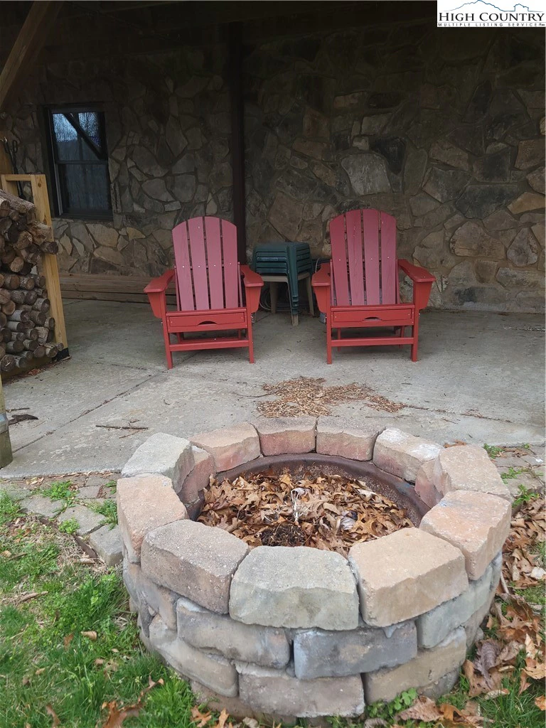 Image number 11 for the current listing