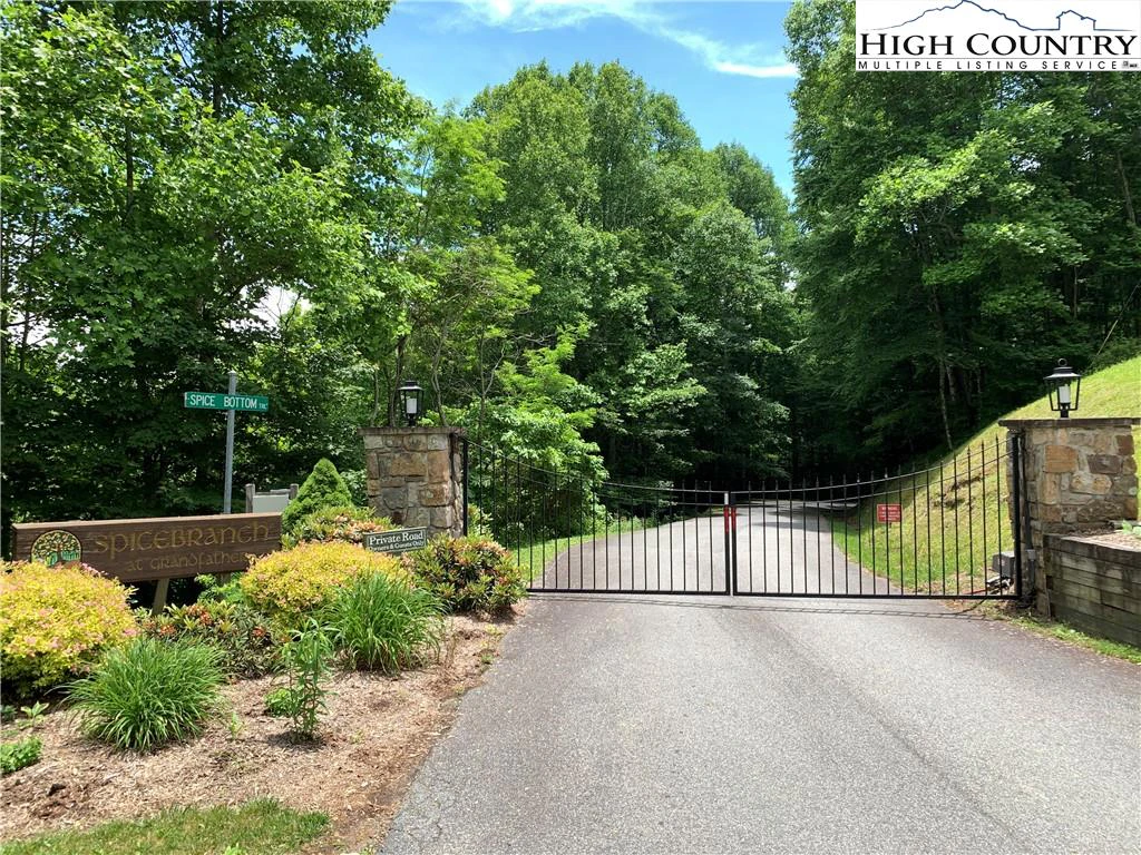 Image number 3 for the current listing