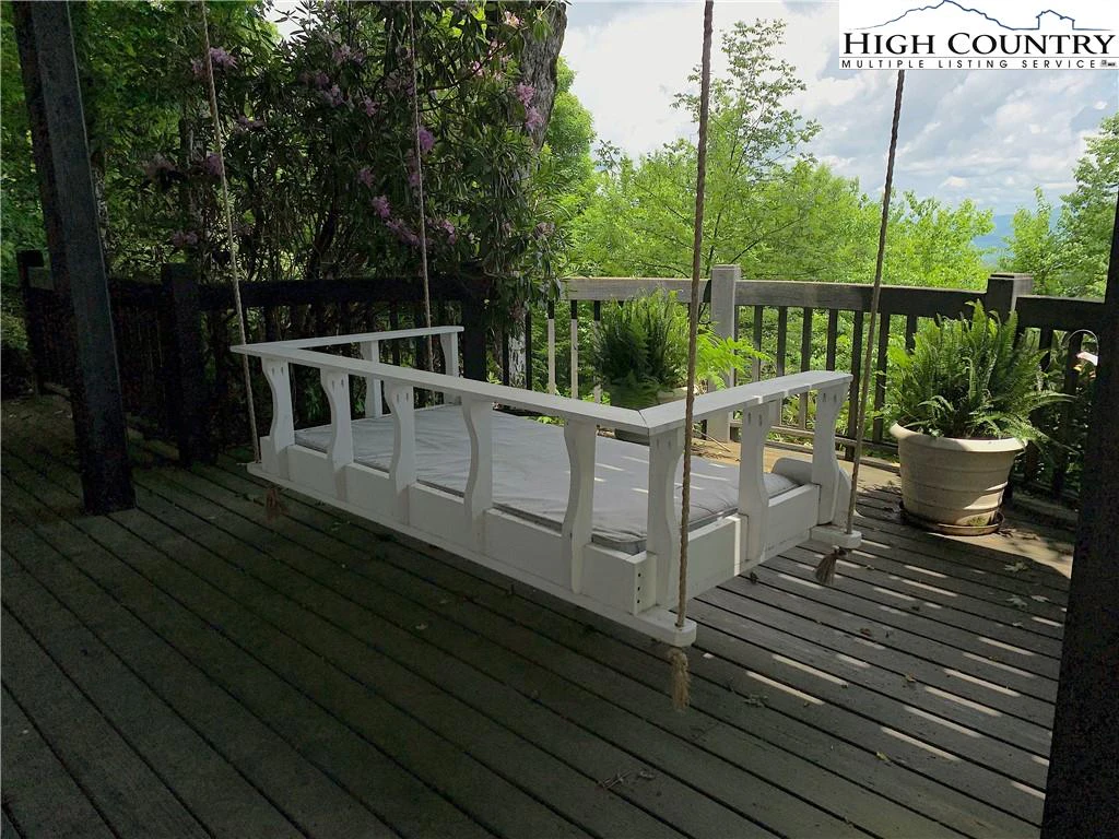 Image number 20 for the current listing