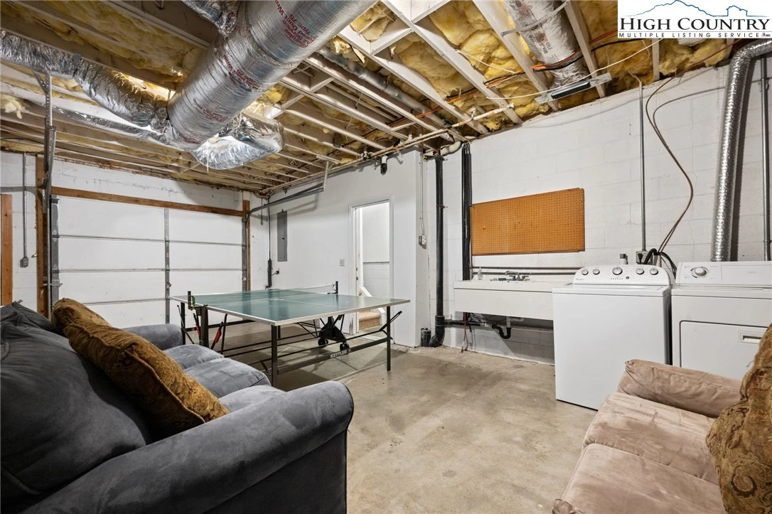 Image number 8 for the current listing