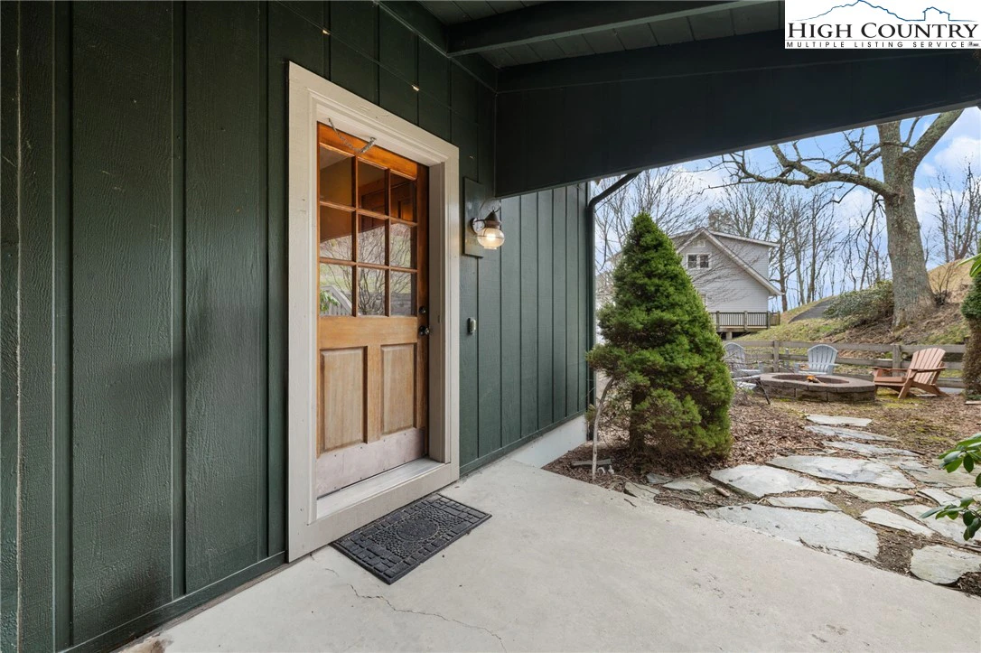 Image number 9 for the current listing