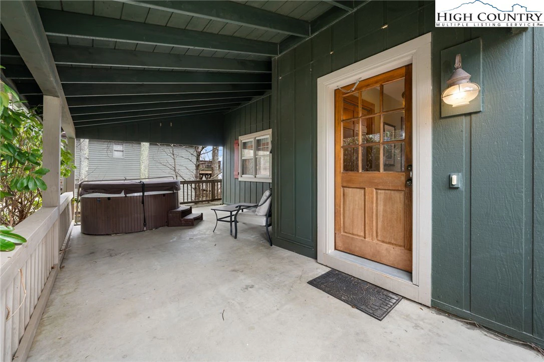 Image number 10 for the current listing