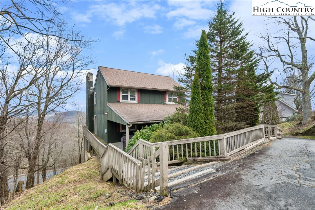 Image number 19 for the current listing