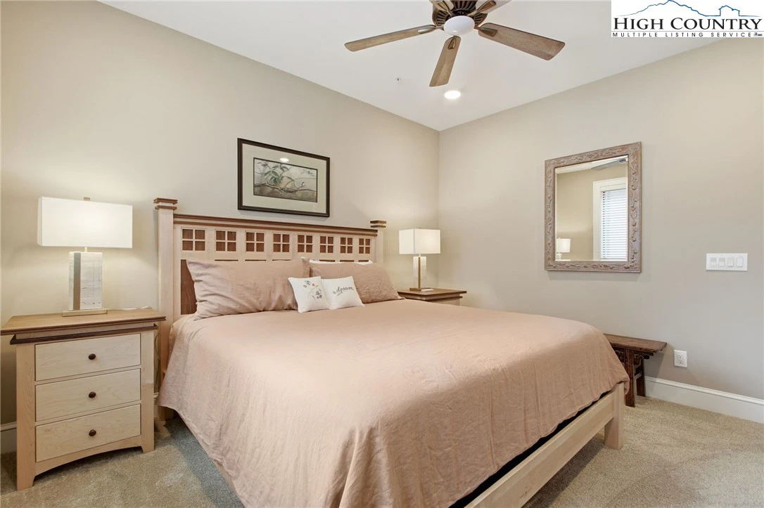 Image number 2 for the current listing