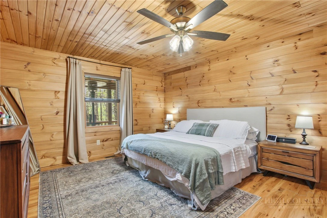 Image number 8 for the current listing